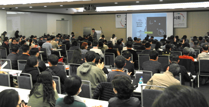 �ٸ� ������������� �����ڿ� ���汳�� �Ҽ� �ֳ�