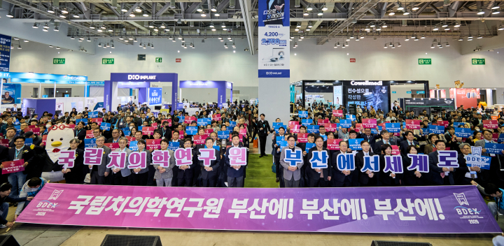 ���� �ְ� ��Ϸ� ��� �ؿܼ��� ��� ����